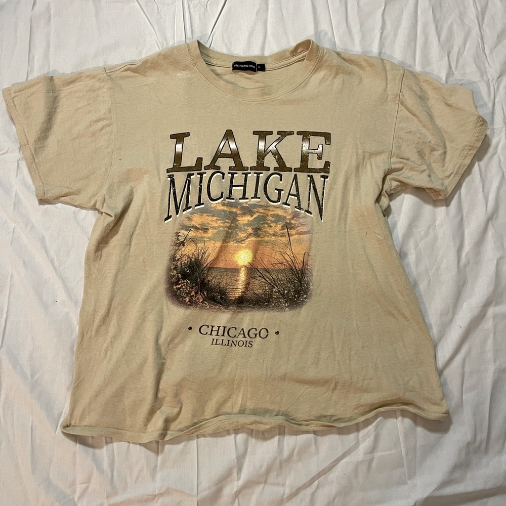 Light brown womens large graphic tshirt
